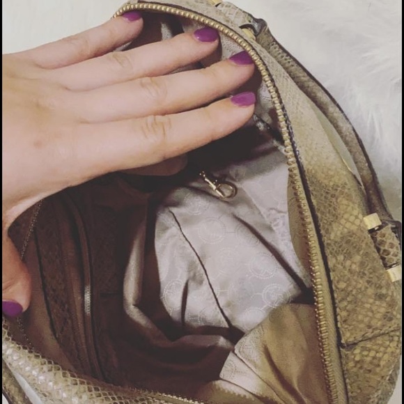 SOLD!!!!!  Michael Kors Snake print purse - Picture 5 of 7